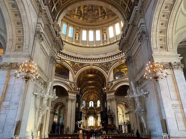 🕍 Majestic Reverie: St. Paul's Cathedral 🌆