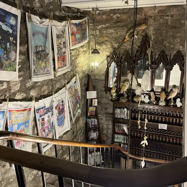 스코틀랜드 🏴󠁧󠁢󠁳󠁣󠁴󠁿 에든버러 유명한 해리포터 기념품샵 🧙‍♀️