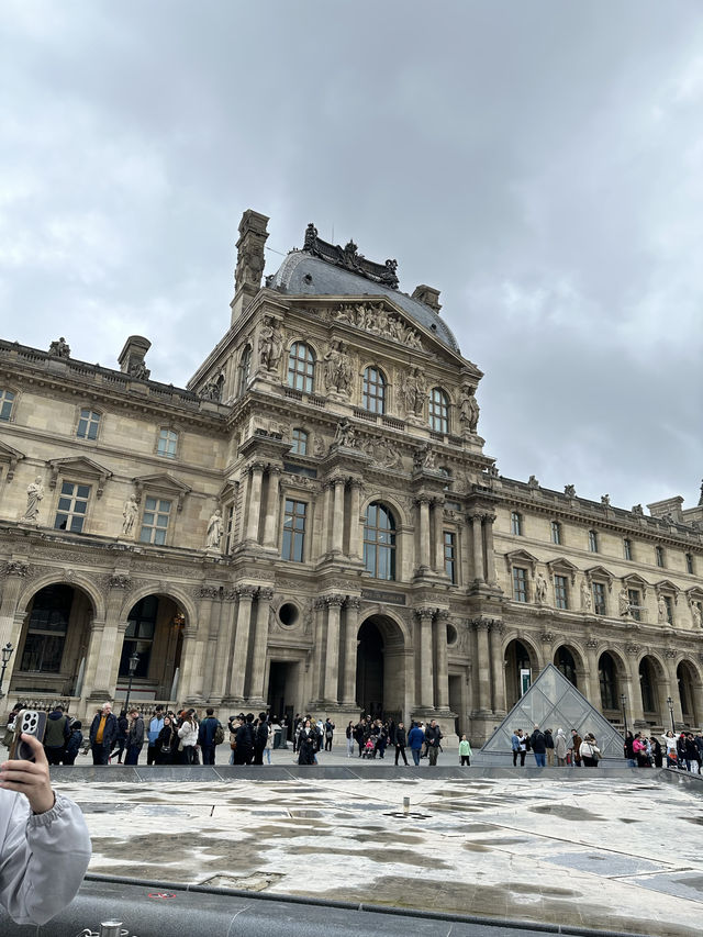 Louvre Museum in Paris 🇫🇷