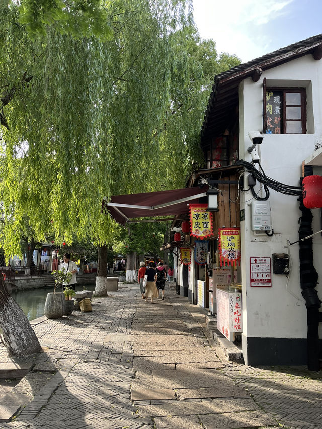 A Peaceful Escape to Zhujiajiao Water Town 🛶✨