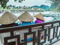 Tam Coc: Vietnam’s Hidden Gem of Limestone Peaks and Peaceful Rice Fields