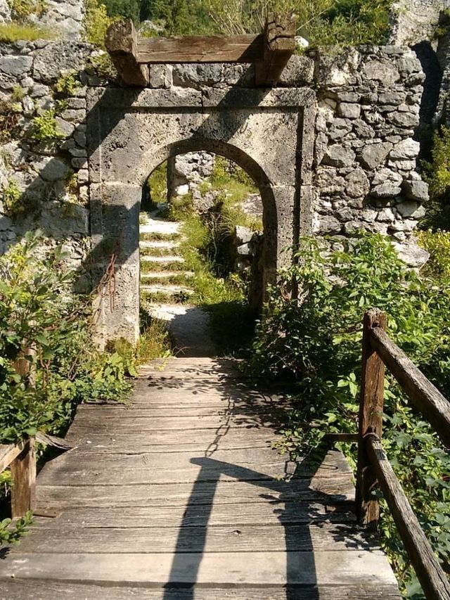 🏰🌿 “Historic Heights: My Visit to Kamen Castle” ✨🛡️