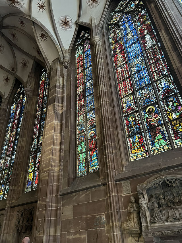 Skyward Majesty – Strasbourg’s Notre-Dame Cathedral Will Leave You Speechless ✨🕍  