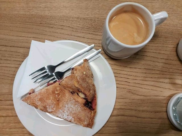 คาเฟ่และ Coffee Roaster ชื่อดังของเมือง Maastricht