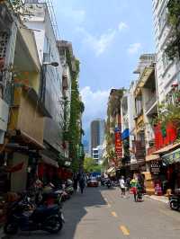 🇻🇳✨ “2 Days in Ho Chi Minh City: Pho, History & Rooftop Views Under $200”