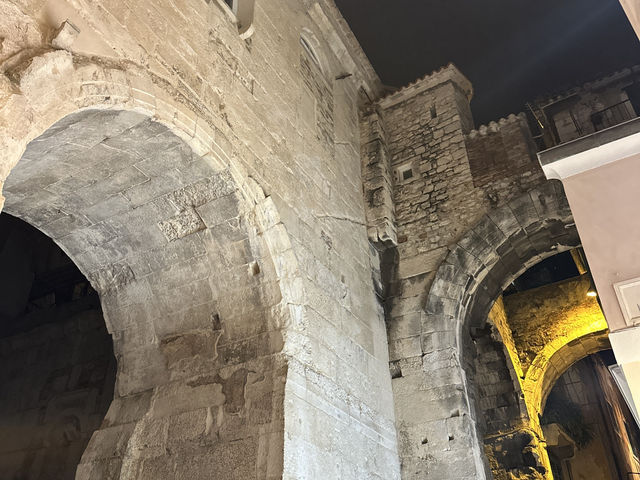Timeless Split Views🏛️