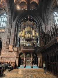 Played for over 500 years, this majestic instrument rises above the cathedral’s five-storey halls