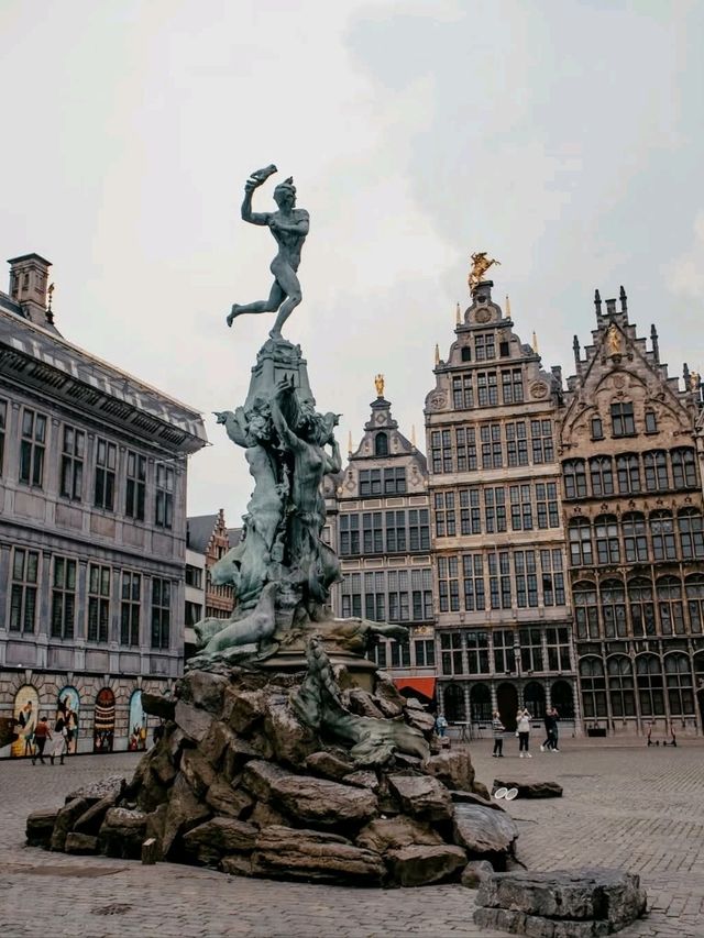 Gothic City Vibes🏙️ Gothic City Vibes🏙️