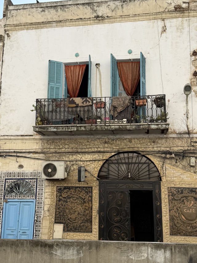 «Открой Тунис глазами GPT: от отеля Victoria до …