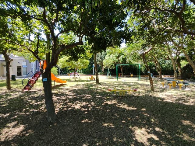 疊石塘山上的郊外公園