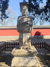 民國大總統— —袁世凱墓