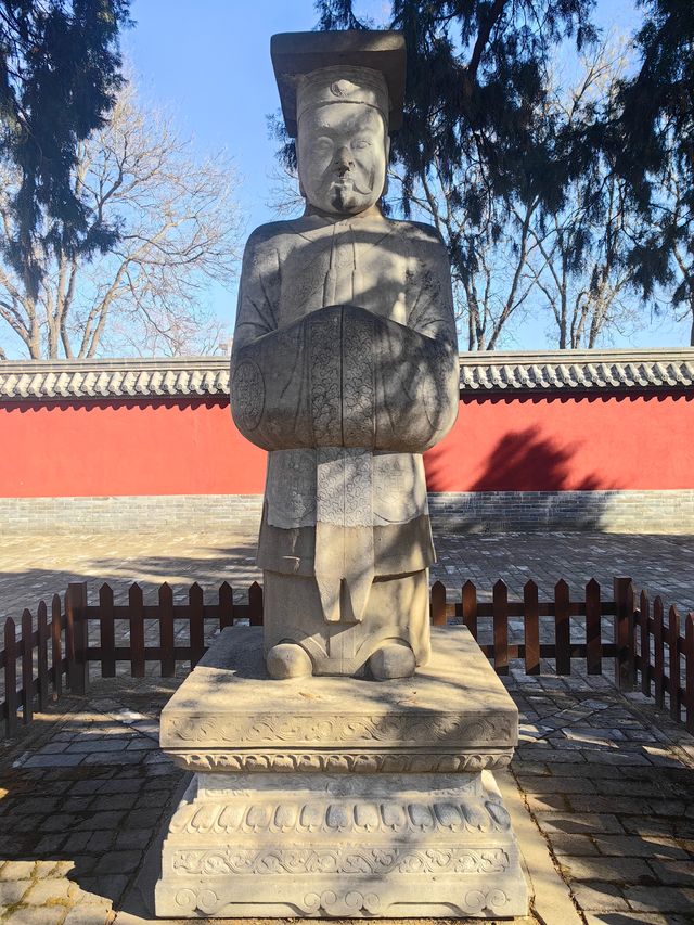 民國大總統— —袁世凱墓