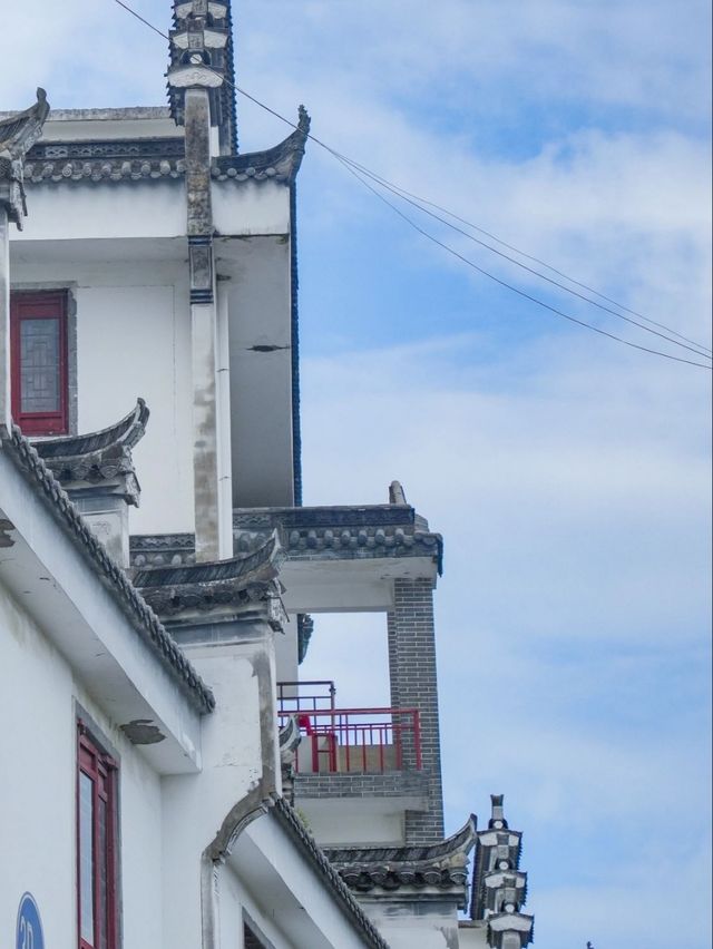我在深圳拍到了千與千尋，地鐵直達免費古鎮——深圳古玩城