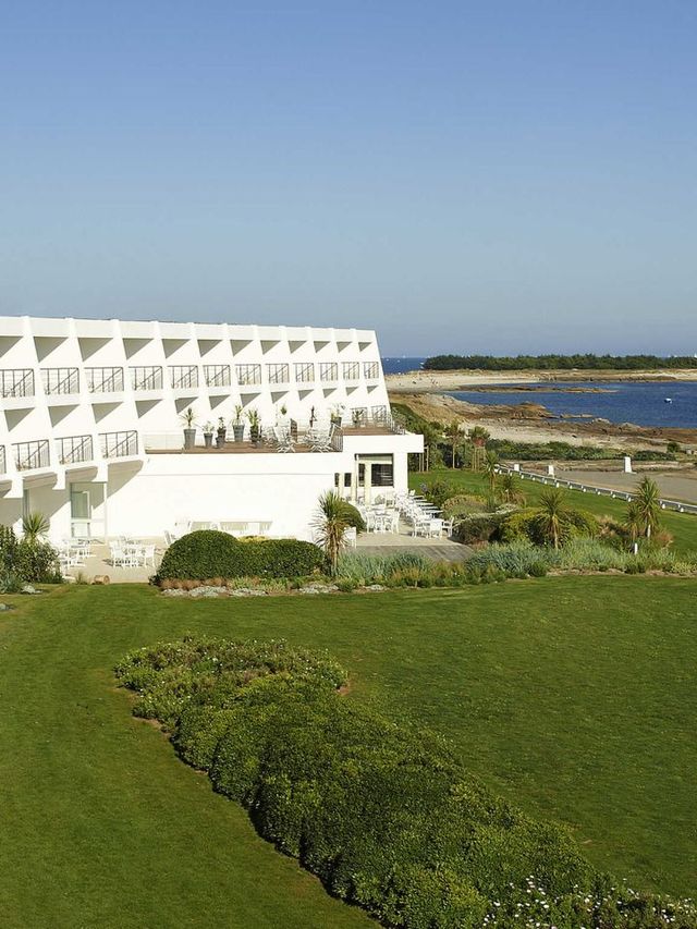 🌊✨ Quiberon's Luxe Escape: Sofitel's Seaside Spa Haven 🛎️