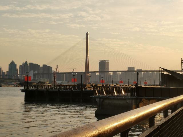 兩根煙囪的大片既視感~~楊樹浦電廠遺址公園。