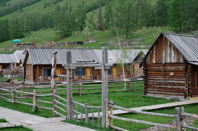 Stepping into Kanas Old Village is like walking into a beautiful painting. 