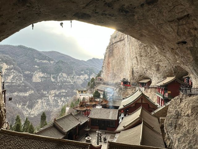 介休雲峰寺|抱腹岩下的奇特景觀。 介休雲峰寺|抱腹岩下的奇特景觀。