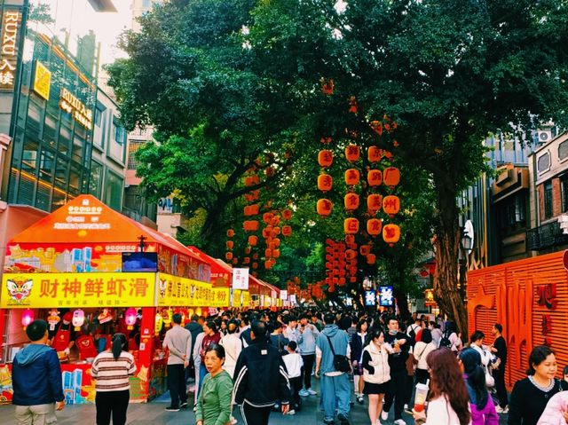 Beijing Road in Guangzhou: 2000 Years Walking Street in China