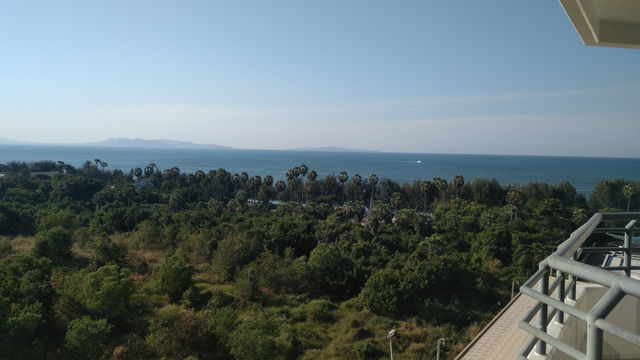 芭堤雅海灘公園度假村 | 玩轉泰國海灘度假   地址：345 Jomtien Beach,