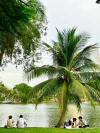 Bangkok’s Green Heart: Springtime Strolls in Lumphini Park