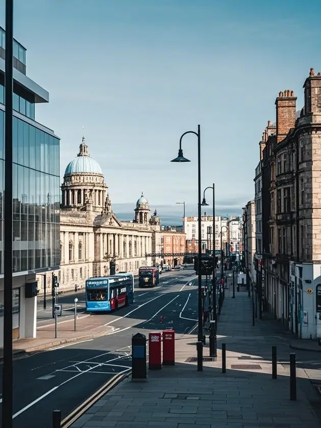 Stroll Through Belfast: A Romantic Journey Through History and Poetry in Northern Ireland's Capital
