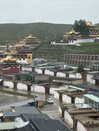 登上九層佛閣，俯瞰甘南的心靈秘境