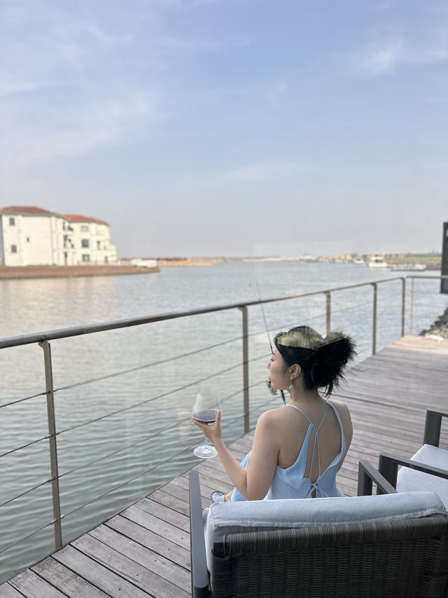 面朝大海嘅獨立小屋，睇日出日落靚到喊