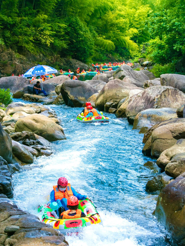  【安吉深溪峽谷激流攻略：夏日必玩的清涼挑戰！】