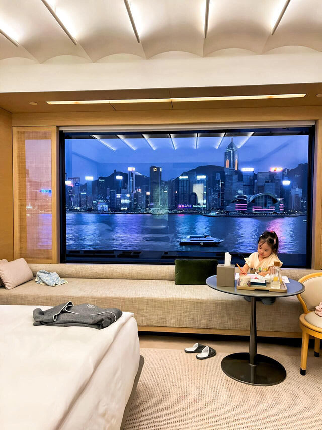 香港麗晶｜值哭！帶寶寶躺進維港畫框✨