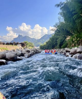 Mangshan Grand Canyon Rafting and Stay at Yunyin Mountain Residence