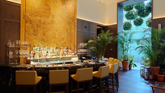 新加坡艾迪遜酒店走極簡風格，空中泳池算係唔錯嘅亮點