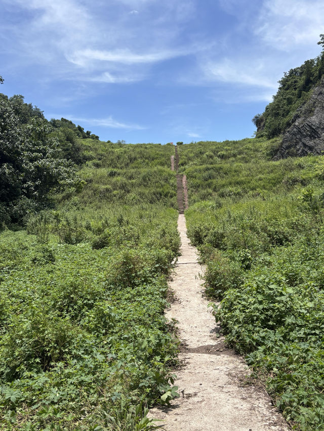 重慶小瑞士 中梁山礦坑公園美到失語