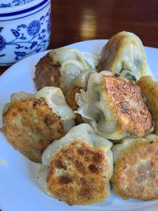 各位老友，包頭真係超好玩！呢座城市既有草原嘅遼闊豪邁，又有獨特嘅美食文化，今日就將我嘅私藏攻略分享俾大