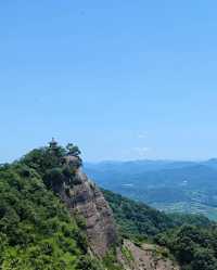 晨鐘暮鼓，香爐峰登高尋禪