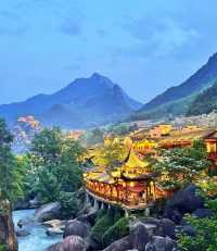 嚟上饒必打卡嘅仙俠世界！望仙谷真係太正喇，懸崖上嘅古村落，夜景靚到窒息～跟住呢條攻略玩，輕鬆ge