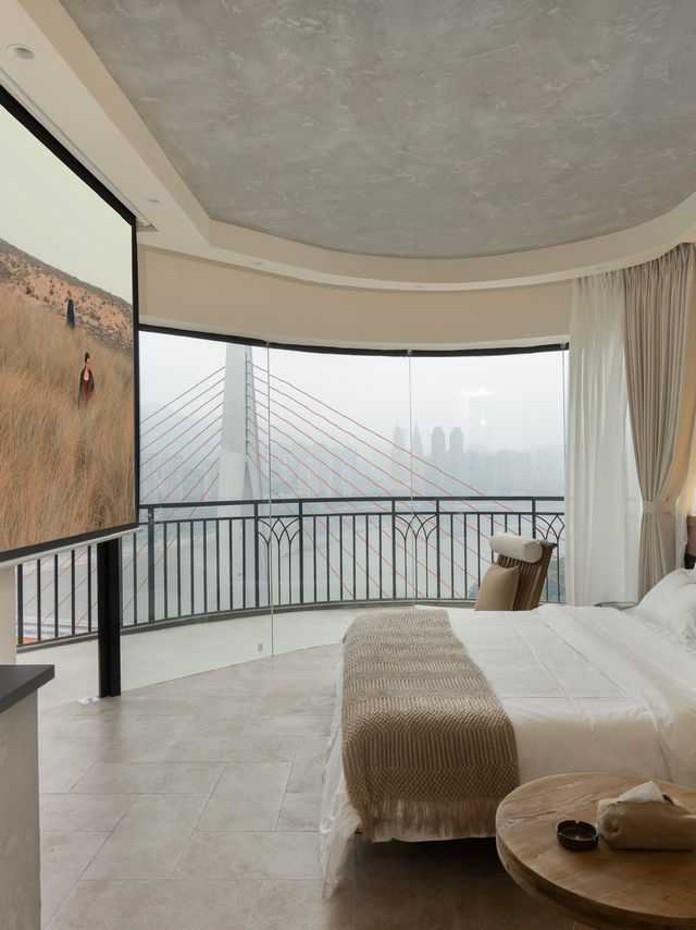 Unbeatable Night Views! My Friend Said They'd Stay at This Chongqing Homestay Again Next Time!