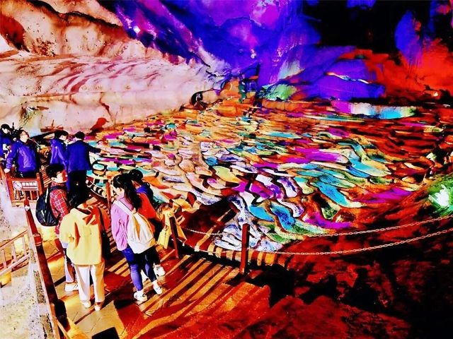 藏在宜昌城郊的綠野仙蹤！鳴翠谷深度遊攻略:   當城市的喧囂漸遠，位於葛洲壩大壩南側的鳴翠谷，正以3