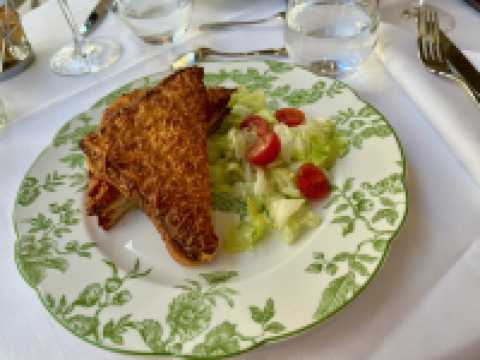 Charming Lunch Spot at Tea Room - Claridge Lounge