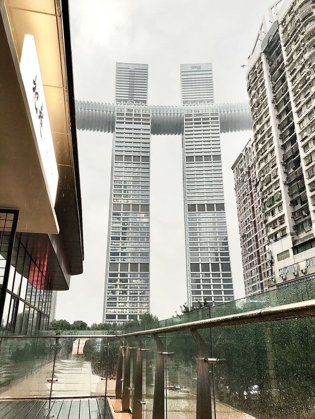 朝天門挖到寶!千平女裝店竟藏空中花園 朝天門挖到寶!千平女裝店竟藏空中花園