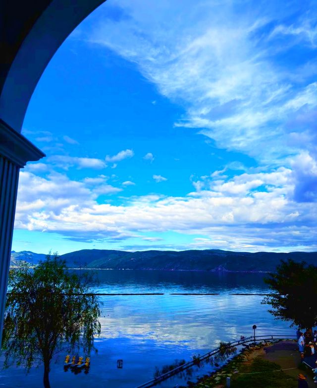 大理才是「懶人天堂」：不用趕行程，發呆、看雲、吃烤乳扇