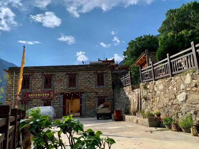 丹巴絕美山景民宿！藏家煙火氣太治癒