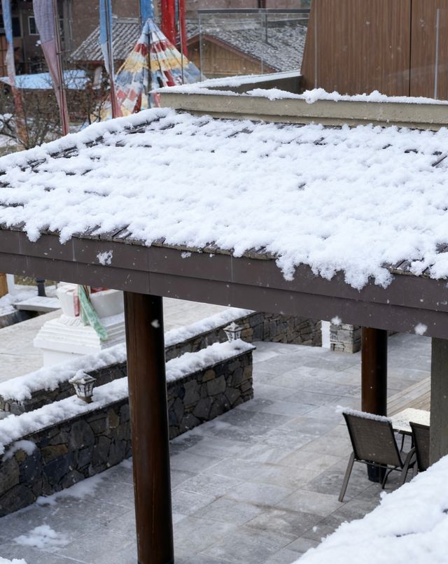 冬日童話屋住進九寨溝的雪花秘境裡！
