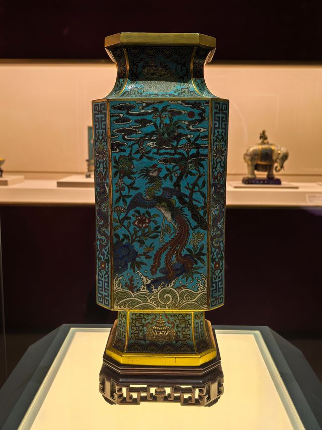 探秘上博隱藏寶藏掐絲琺瑯器展 探秘上博隱藏寶藏掐絲琺瑯器展