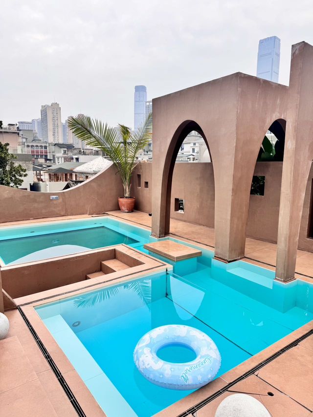 帶泳池的酒店太喜歡啦! 就藏在市中心的潮宗街裡~ 下樓就可以逛街! 去五一廣場橘子洲也很近 獨 帶泳池的酒店太喜歡啦! 就藏在市中心的潮宗街裡~ 下樓就可以逛街! 去五一廣場橘子洲也很近 獨