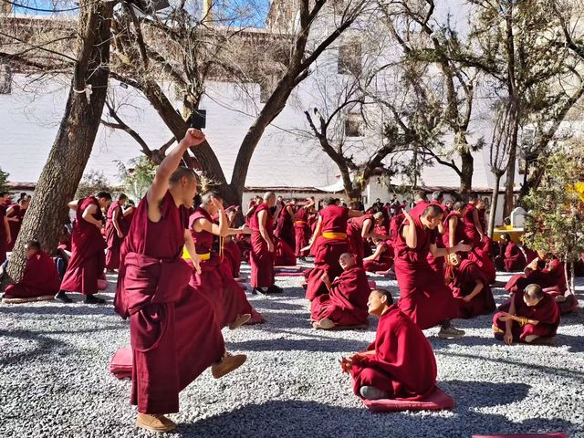 色拉寺值得去兩次!我的波折與圓滿全攻略 色拉寺值得去兩次!我的波折與圓滿全攻略