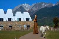 雪山下的慢生活