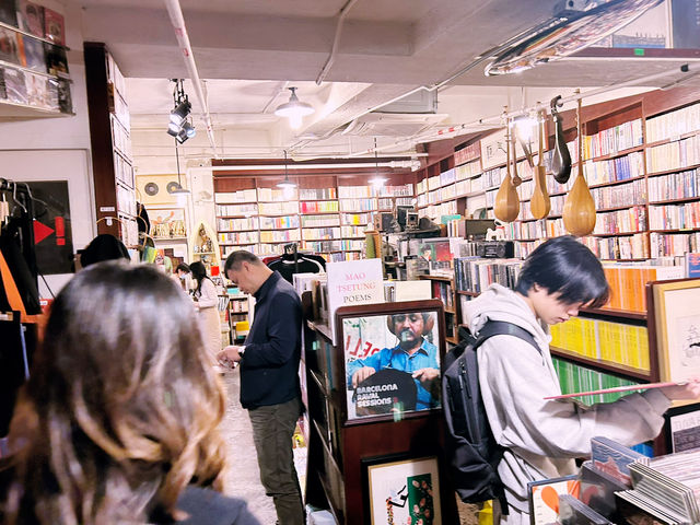 一間裝潢有靈魂的咖啡廳,在華僑城 一間裝潢有靈魂的咖啡廳,在華僑城