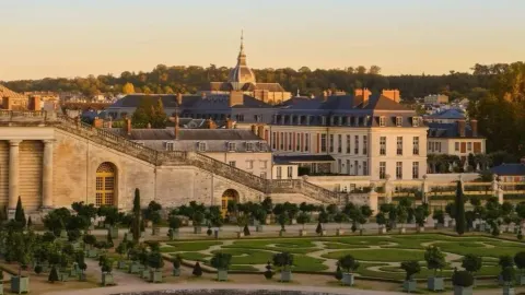Paris Castle Food Must-Eat List — traveler post in Oise