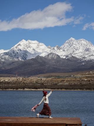 The stunning snow-capped mountains and lake views in Western Sichuan will completely heal your heart!