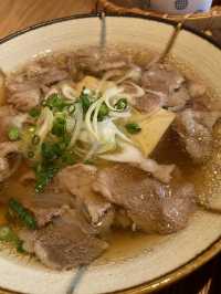 【大阪・梅田】ﾗﾝﾁﾀｲﾑ はたっぷりの店内削りたて鰹節を炊き立てご飯に乗せて♪  